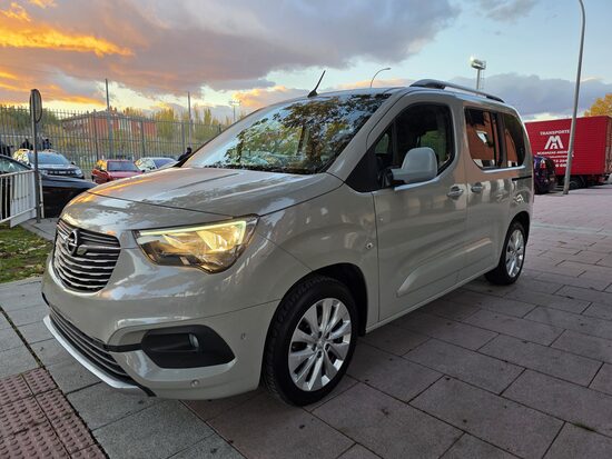 Opel Combo Life Innovation Auto 130CV 5 Plazas Etiqueta C