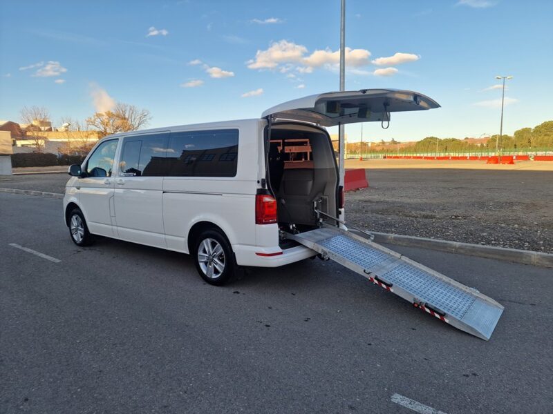 *VENDIDO* VOLKSWAGEN CARAVELLE 2.0TDI 150CV AUT 9 PLAZAS CON RAMPA MINUSVALIDOS